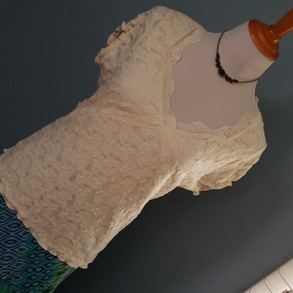 Stretchy lace top